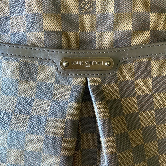 Authentic Louis Vuitton Bloomsbury GM - Picture 3 of 11